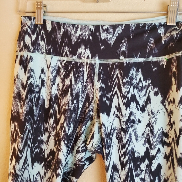 Zella Crop Teal Black Workout Active Leggings - Picture 3 of 4